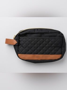 Medium Unbranded Black Quilted Cosmetic Holder - NWOT